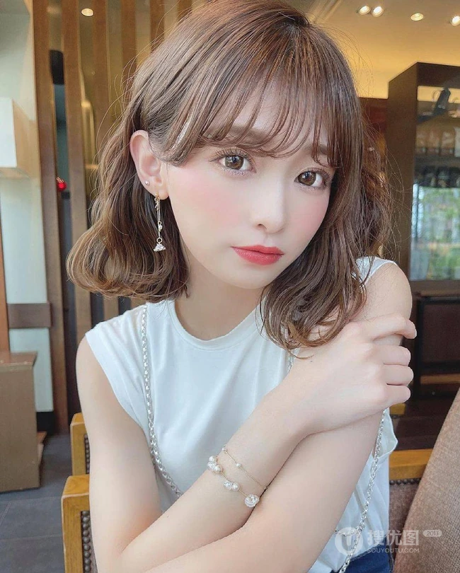 可爱减龄的短发烫发刘海发型女生，带点日系的小清爽短发，盘他！ 第13张