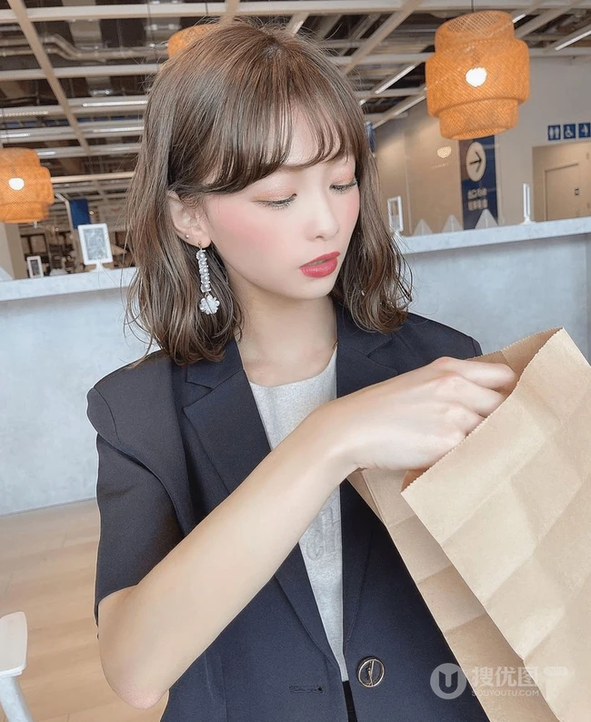 可爱减龄的短发烫发刘海发型女生，带点日系的小清爽短发，盘他！ 第15张