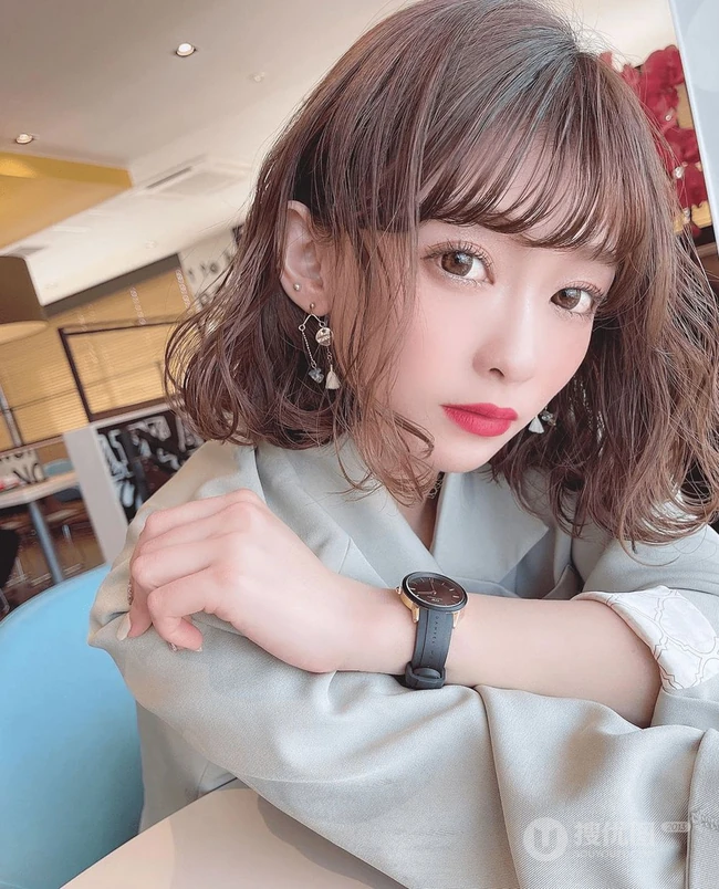 可爱减龄的短发烫发刘海发型女生，带点日系的小清爽短发，盘他！ 第16张