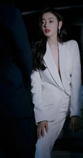 张天爱气质全白LOOK简约西服套装暗夜妩媚写真图片