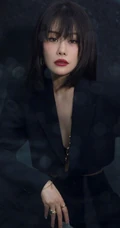 袁娅维酷黑套装轻熟范十足街拍写真图片