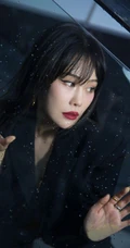 袁娅维酷黑套装轻熟范十足街拍写真图片