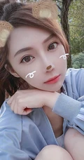 网红女生Shin小芯气质可爱甜美自拍生活照图集