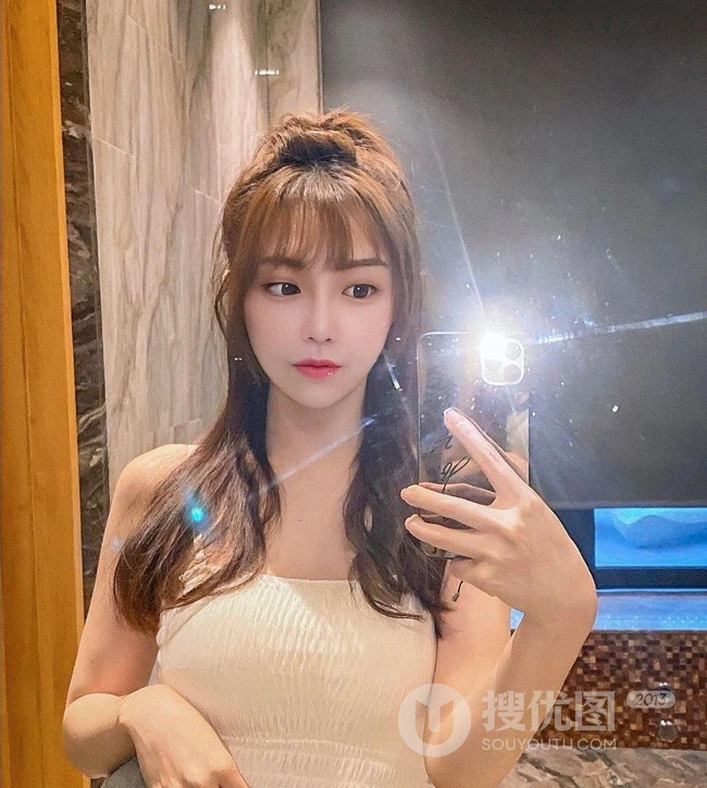 网红女生Shin小芯气质可爱甜美自拍生活照图集