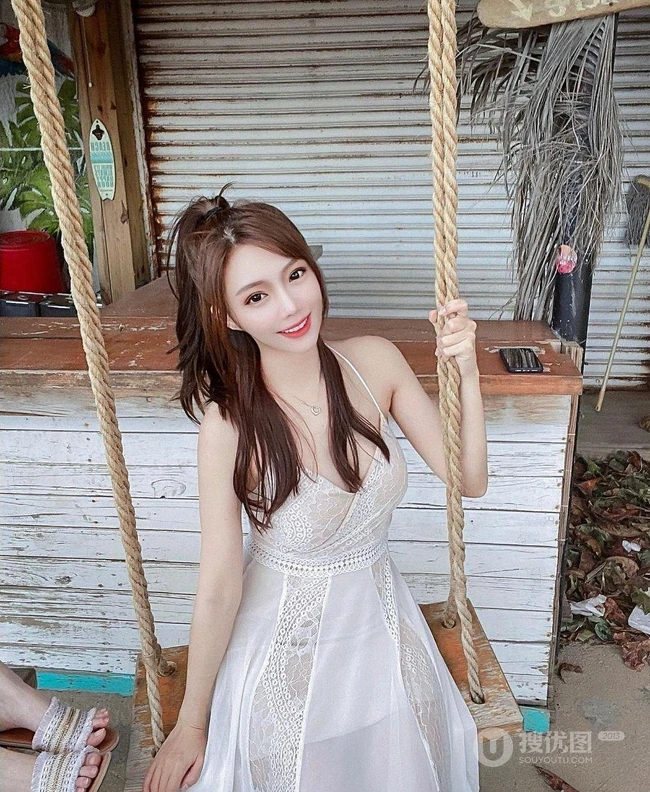 网红女生Shin小芯气质可爱甜美自拍生活照图集