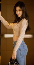媚眼动人丹凤眼女生刘艾琳Allen直爽紧身牛仔裤高清好看写真套图