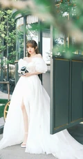 程潇白色泡泡裙宛若童话公主般户外公园写真图片