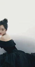 杨幂气质一字肩细闪星光黑色蕾丝裙写真图片
