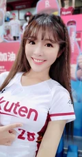 台湾女生倪暄招牌式甜美笑容甜到心里超可爱气质自拍生活照图片