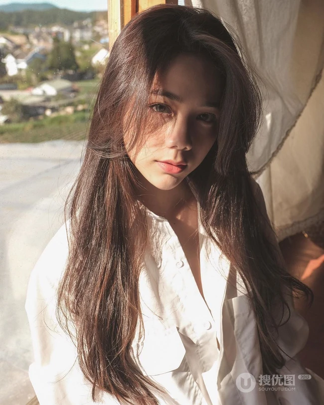 仙女气质，空灵感十足的越南女生Vo Thuy Hang精选气质写真生活照图片