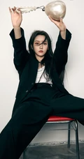美女小姐姐姜贞羽酷黑穿搭手机壁纸图片
