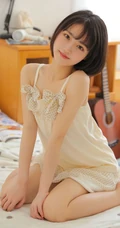 漂亮的短发少女小姐姐丝滑肩带睡裙短裤穿搭温柔可人居家图片