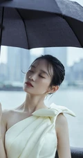广东籍90后少女演员黄尧单肩纱裙着身户外写真气质图片
