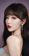 孔雪儿气质梦幻V领配色长裙温婉写真图片