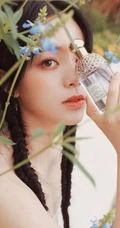 欧阳娜娜甜美清新礼裙印花裙街拍写真图片