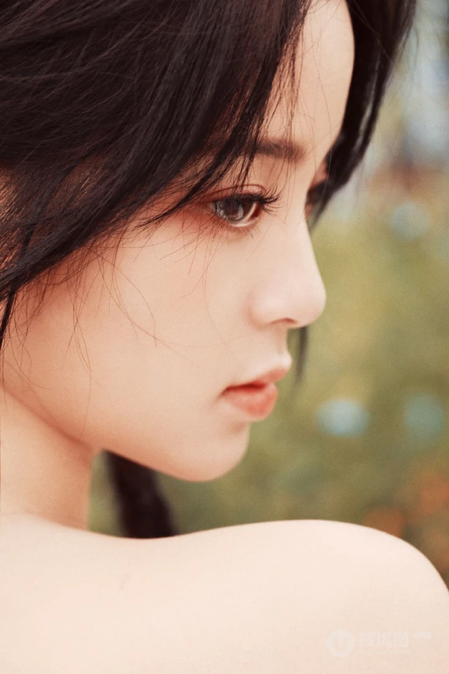欧阳娜娜甜美清新礼裙印花裙街拍写真图片