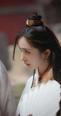 杨幂一袭英气十足古装扮相可爱鬼马花絮图片
