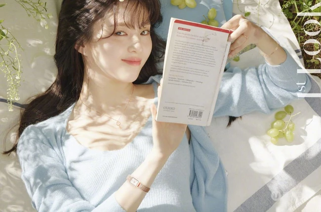 韩国微胖气质女生韩素希气质时尚穿搭登杂志写真图片
