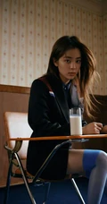 欧阳娜娜多套服饰穿搭气质时尚写真显美肩长腿杂志图片