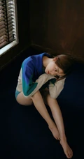 欧阳娜娜多套服饰穿搭气质时尚写真显美肩长腿杂志图片