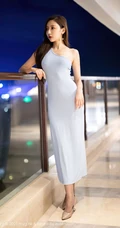 轻熟范十足女生王馨瑶yanni身穿高叉紧身连衣裙显凹凸有致身材套图