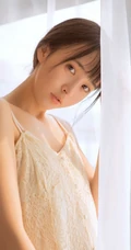爱随心动，情随意生，让人心动的甜美漂亮肩带裙少女居家温馨写真照