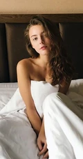 白俄罗斯气质漂亮如天使般女生家居服女模仙气动人柔美写真生活照图片