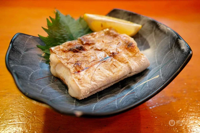 色香味俱全的美味烤鱼，烤鱼拼盘套餐图片 第2张