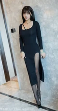 温柔气质女生轻熟萌奈子高叉黑裙深袜袜穿搭居家柔美写真套图