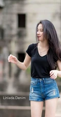 没有太多装饰，泰国清新气质素颜女生简单夏日穿搭街拍生活照片图集