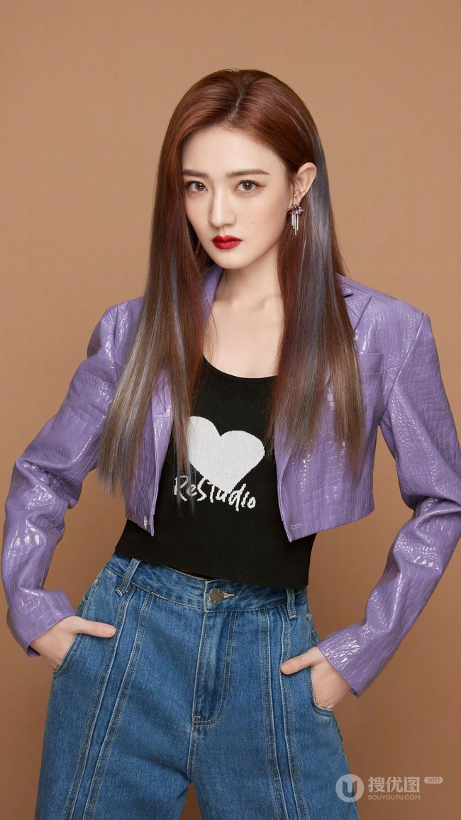 女星徐璐清爽利落短发，以及优雅长发写真，展现不同魅力手机壁纸图片