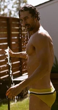 巴西男模Clint Mauro夏日泳池写真显匀称身形腹肌图片