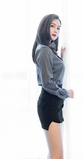 窈窕身姿女生轻熟SISY思经典都市OL制服短裙袜装气质写真套图