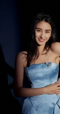 18岁傣族少女李宛妲气质动人裙装系列穿搭写真图片