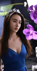 18岁傣族少女李宛妲气质动人裙装系列穿搭写真图片