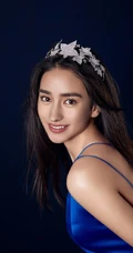 18岁傣族少女李宛妲气质动人裙装系列穿搭写真图片