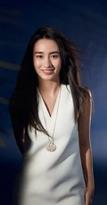18岁傣族少女李宛妲气质动人裙装系列穿搭写真图片