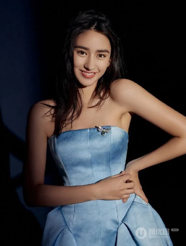 18岁傣族少女李宛妲气质动人裙装系列穿搭写真图片