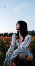 葛鑫怡清新印花白裙宛若花间精灵唯美户外写真图片
