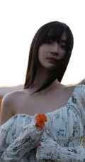 葛鑫怡清新印花白裙宛若花间精灵唯美户外写真图片
