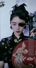 张月清冷悠扬古装水墨风格写真大片，尽情展现东方美人风情