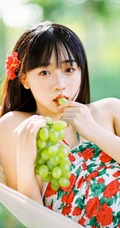 吊室内享受户外清新的甜美可爱少女身着玫瑰花肩带裙超好看唯美写真图集