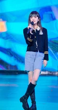 古力娜扎齐刘海染发发型个性气质室内写真照