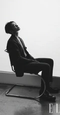 崔然竣帅气杂志图片，男团TXT成员崔然竣清俊少年气质写真照片