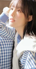 笑容甜美可爱短发少女条纹衫短裤穿搭居家室内青涩写真套图