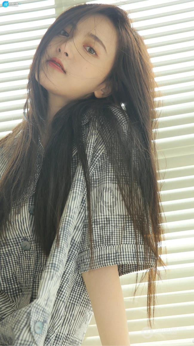 甜美可人网红美女窦鹤鑫精选写真手机壁纸图片