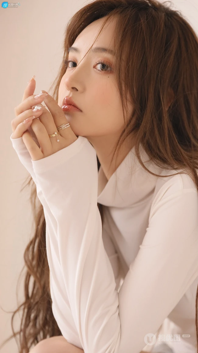 甜美可人网红美女窦鹤鑫精选写真手机壁纸图片