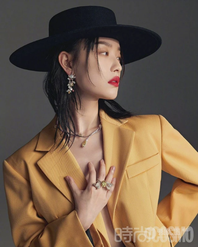 倪妮气质复古裙装穿搭优雅气质美照