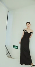 白百何气质时尚一字肩礼裙连衣裙参加活动写真美照
