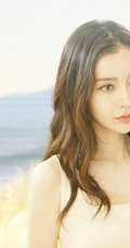 Angelababy身着麦色连衣裙在麦田中清新清新写真花絮美照